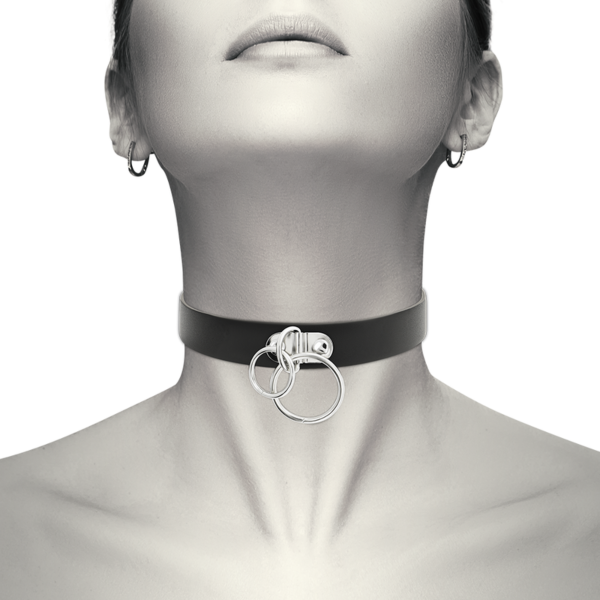 Colar choker preto Coquette Chic Desire, com os fechos de ajuste