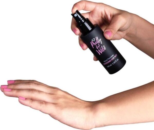 Bruma corporal Secret Play Pretty But Wild na sua embalagem spray de 100 ml