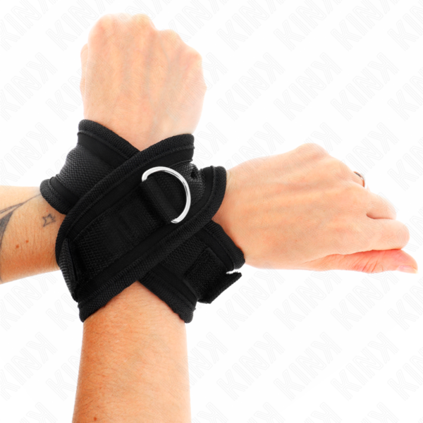 Algemas cruzadas pretas Kink Cross Cuffs