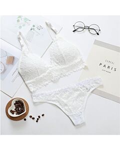 Conjunto de sutiã e calcinha com design floral e transparências - Branco