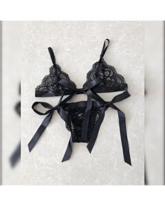 Conjunto de lingerie de renda preta com laços - Sutiã e calcinhas