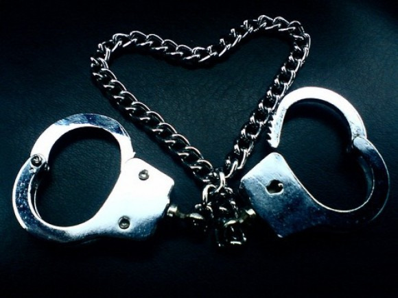 Algemas Eróticas: Guia Segura para Iniciantes no BDSM